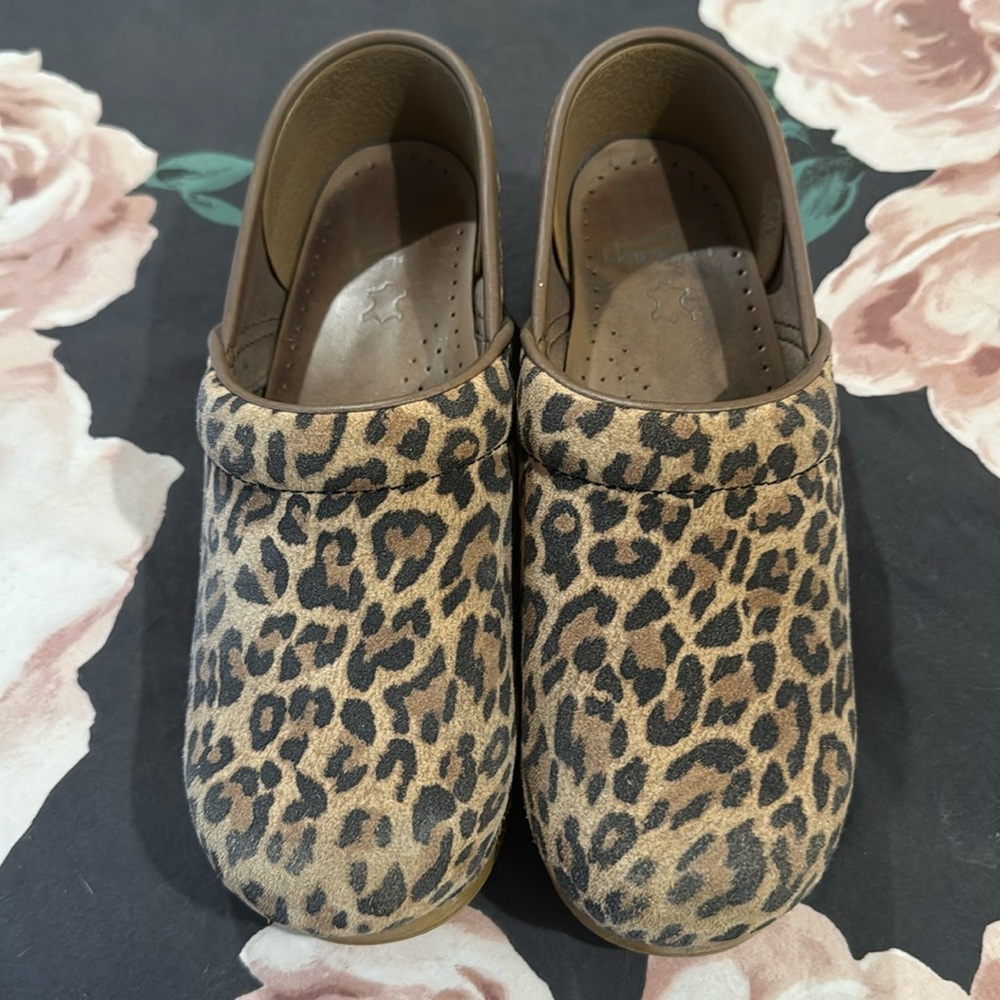 Leopard Danskos